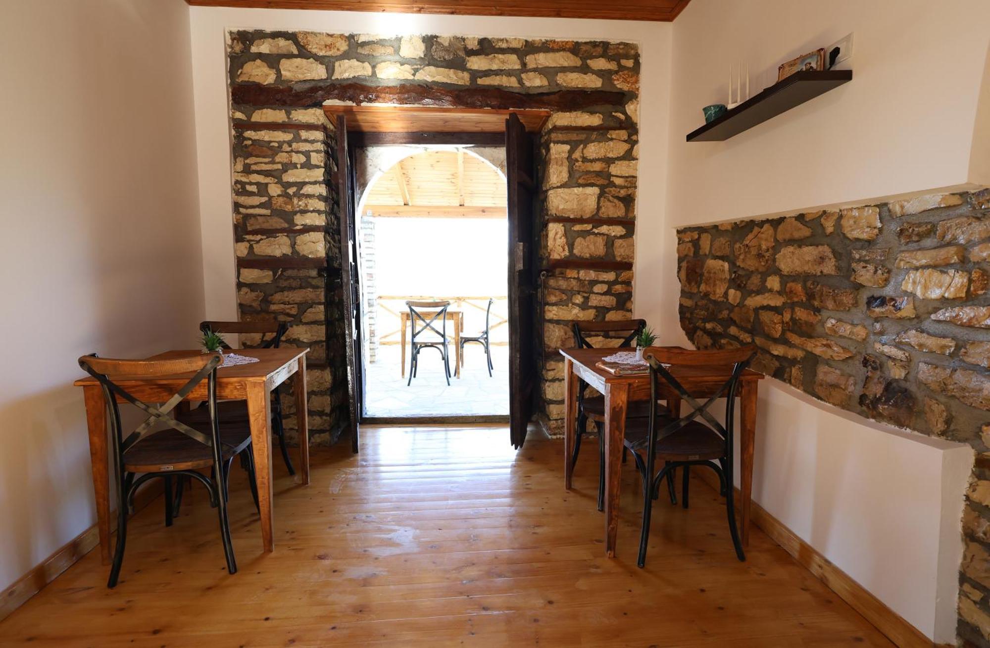 Villa Shpiragu Village Experience 베라트 외부 사진
