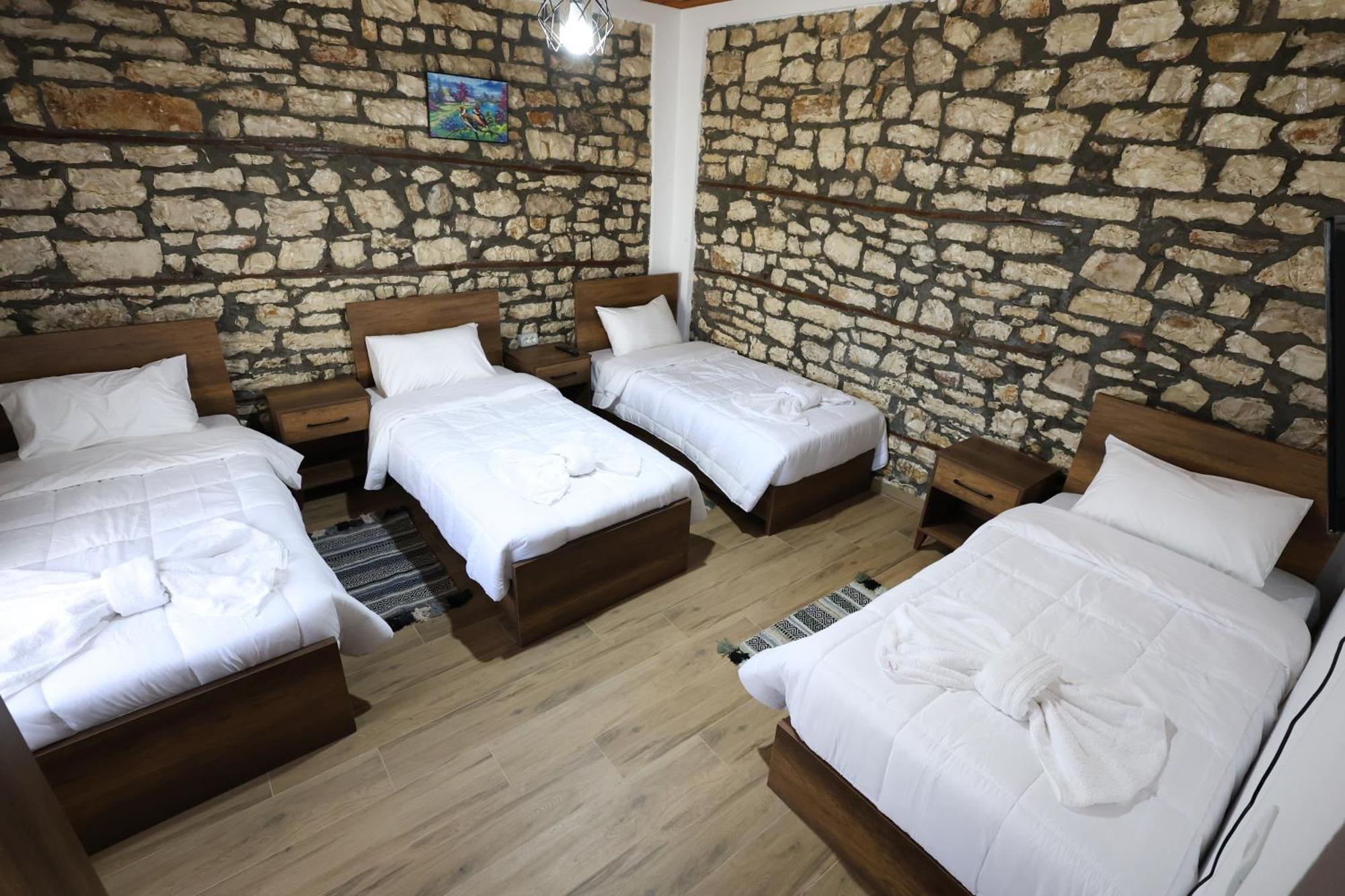 Villa Shpiragu Village Experience 베라트 외부 사진