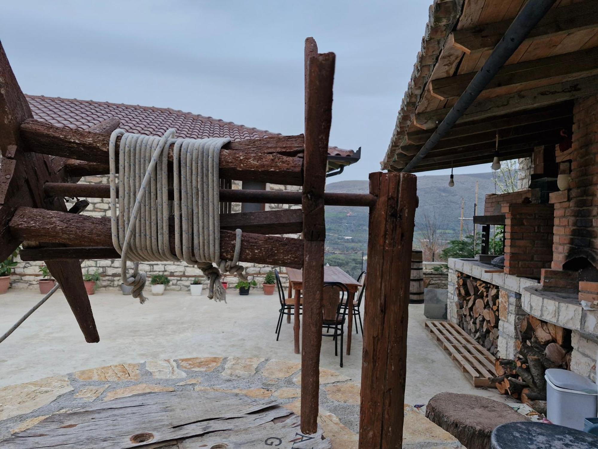 Villa Shpiragu Village Experience 베라트 외부 사진